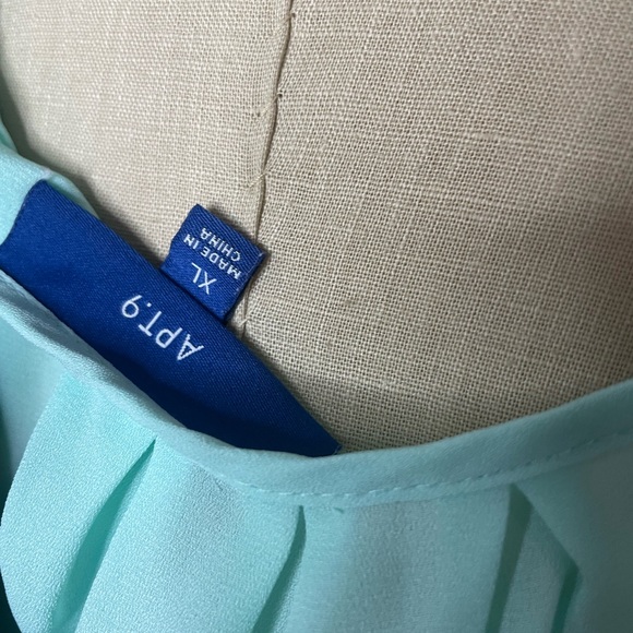 Women’s Apt 9 Pleat Neck Top - Picture 3 of 8